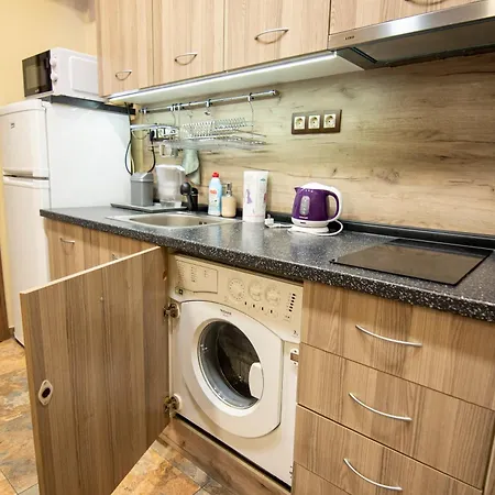 Comfort & Cozy In Center *