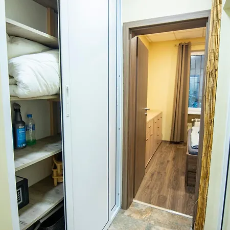 Comfort & Cozy In Center 아파트 *