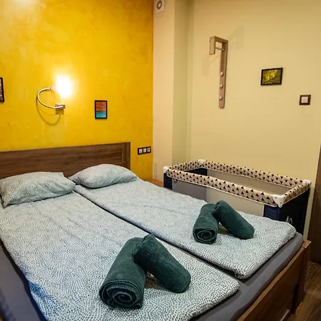 Comfort & Cozy In Center *